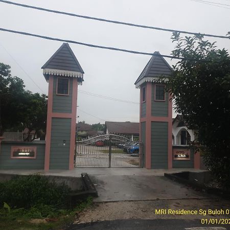 Mri Residence - Homestay In Sg Buloh With Swimming Pool - No Pork&Alcohol Allowed Bandar Puncak Alam Exterior foto