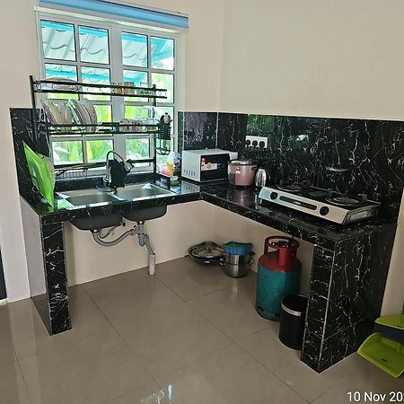 Mri Residence - Homestay In Sg Buloh With Swimming Pool - No Pork&Alcohol Allowed Bandar Puncak Alam Exterior foto