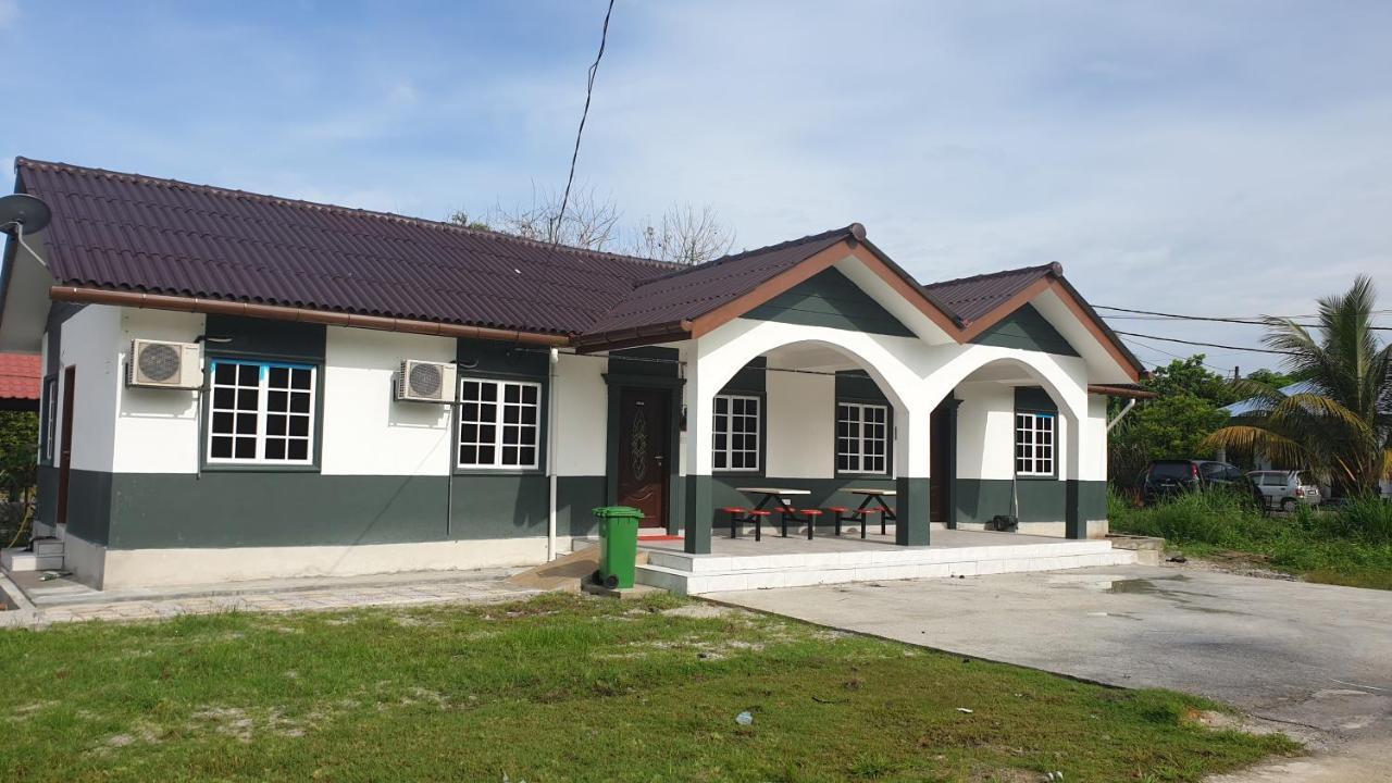 Mri Residence - Homestay In Sg Buloh With Swimming Pool - No Pork&Alcohol Allowed Bandar Puncak Alam Exterior foto