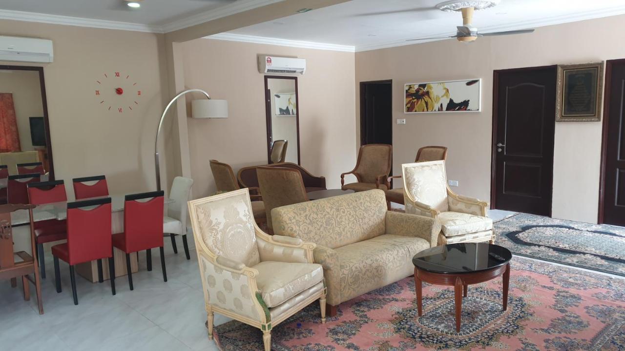 Mri Residence - Homestay In Sg Buloh With Swimming Pool - No Pork&Alcohol Allowed Bandar Puncak Alam Exterior foto