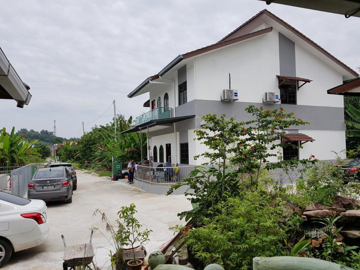 Mri Residence - Homestay In Sg Buloh With Swimming Pool - No Pork&Alcohol Allowed Bandar Puncak Alam Exterior foto