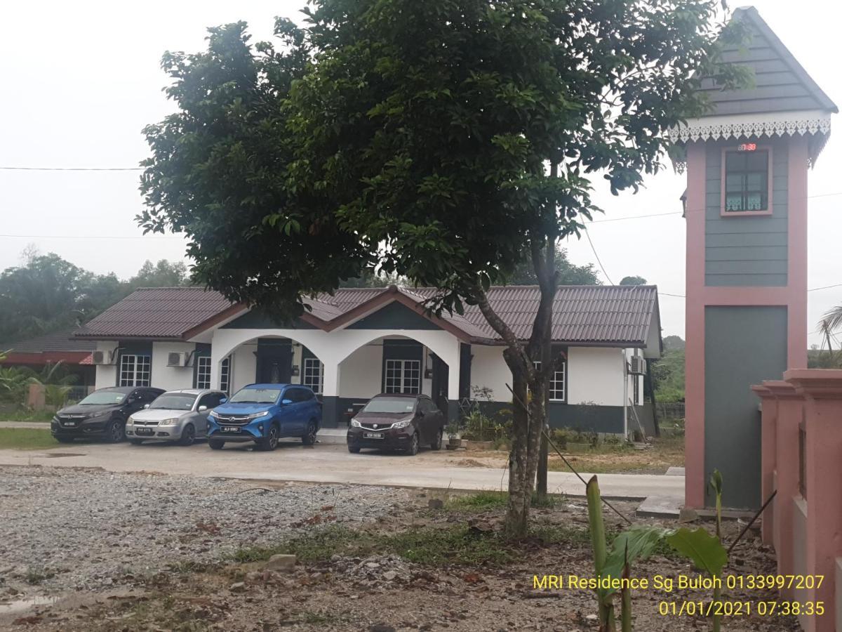 Mri Residence - Homestay In Sg Buloh With Swimming Pool - No Pork&Alcohol Allowed Bandar Puncak Alam Exterior foto