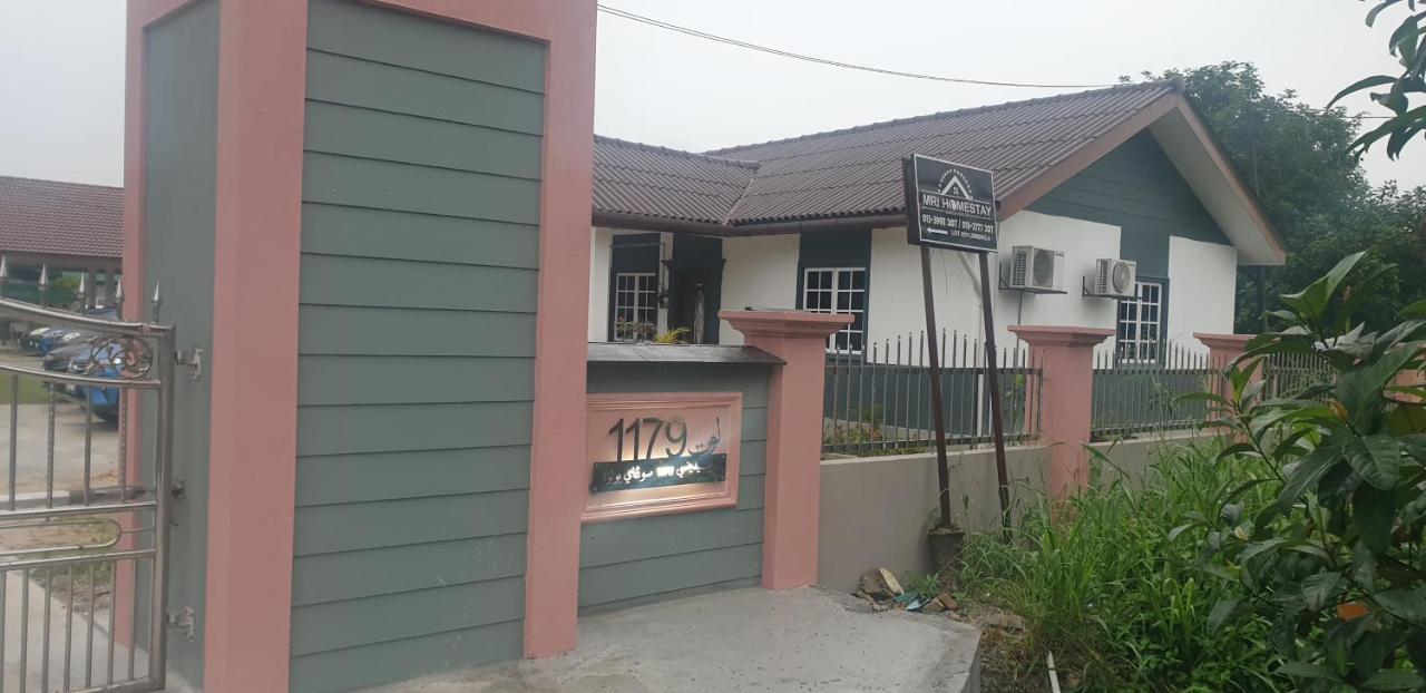 Mri Residence - Homestay In Sg Buloh With Swimming Pool - No Pork&Alcohol Allowed Bandar Puncak Alam Exterior foto