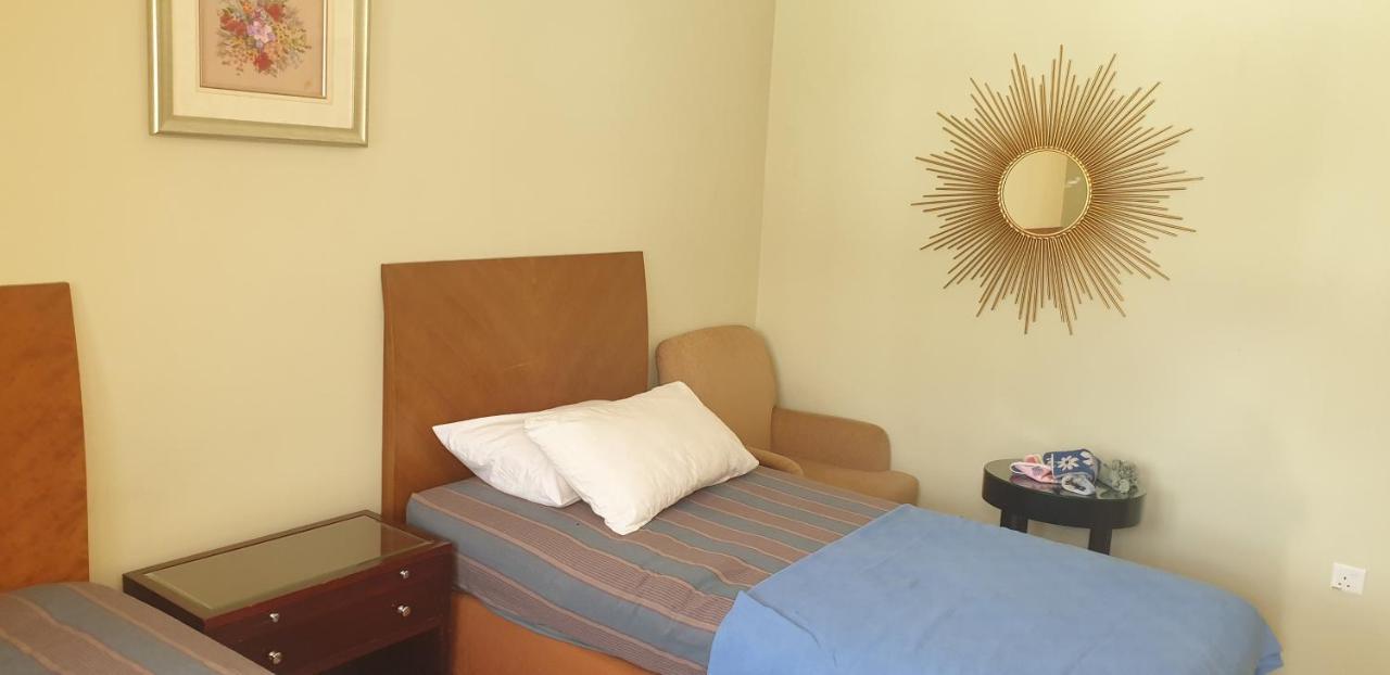 Mri Residence - Homestay In Sg Buloh With Swimming Pool - No Pork&Alcohol Allowed Bandar Puncak Alam Exterior foto