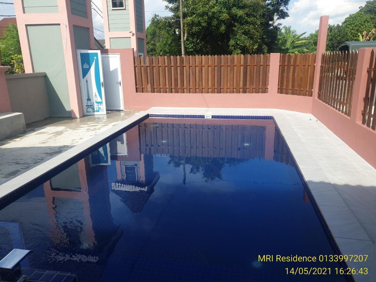 Mri Residence - Homestay In Sg Buloh With Swimming Pool - No Pork&Alcohol Allowed Bandar Puncak Alam Exterior foto