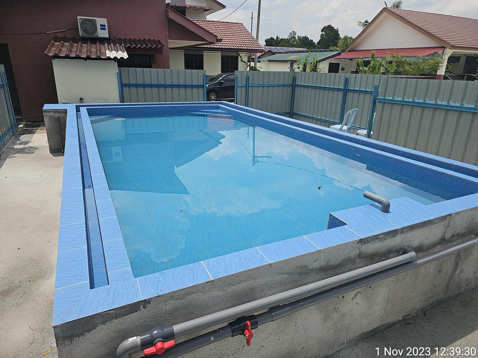 Mri Residence - Homestay In Sg Buloh With Swimming Pool - No Pork&Alcohol Allowed Bandar Puncak Alam Exterior foto