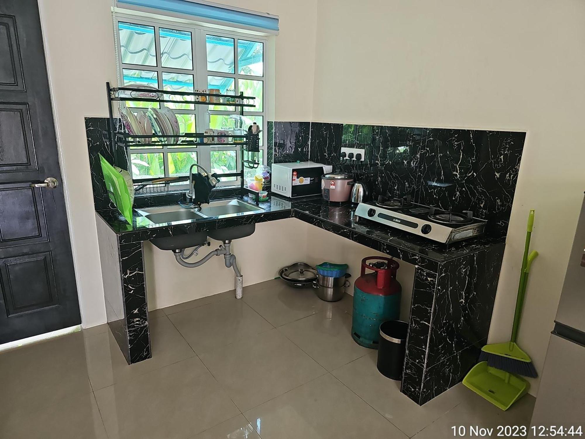 Mri Residence - Homestay In Sg Buloh With Swimming Pool - No Pork&Alcohol Allowed Bandar Puncak Alam Exterior foto