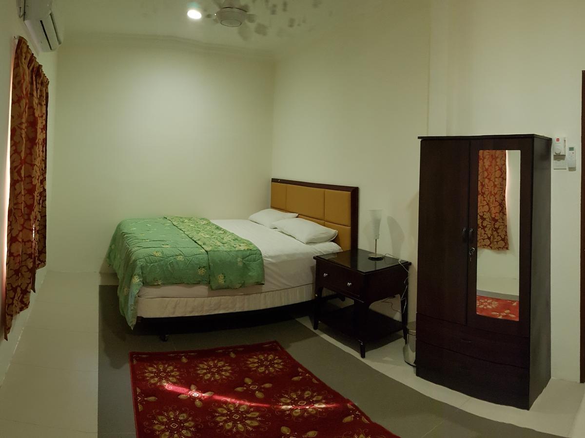 Mri Residence - Homestay In Sg Buloh With Swimming Pool - No Pork&Alcohol Allowed Bandar Puncak Alam Exterior foto