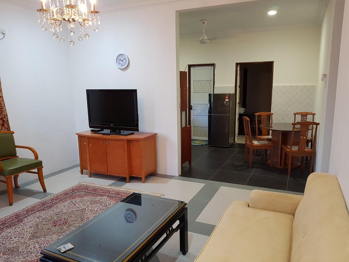 Mri Residence - Homestay In Sg Buloh With Swimming Pool - No Pork&Alcohol Allowed Bandar Puncak Alam Exterior foto