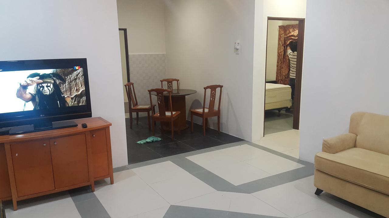 Mri Residence - Homestay In Sg Buloh With Swimming Pool - No Pork&Alcohol Allowed Bandar Puncak Alam Exterior foto